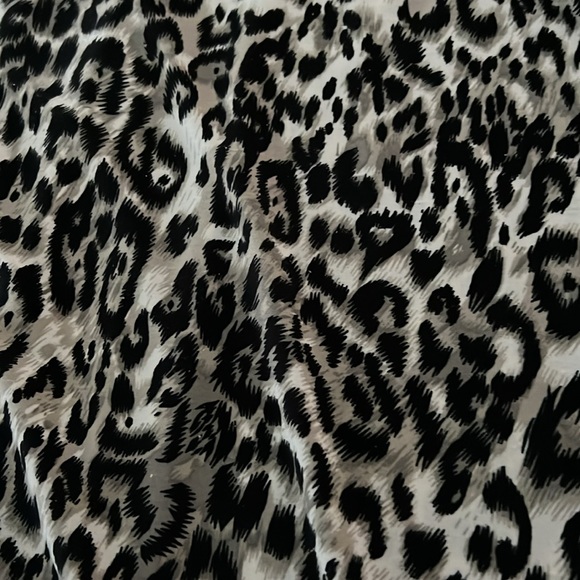 Leopard dress.  Size L - Picture 3 of 3